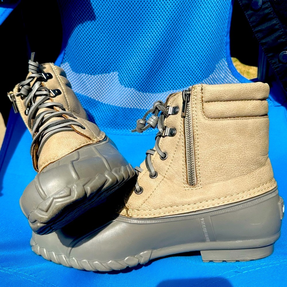 Nautica duck boots . Very good condition